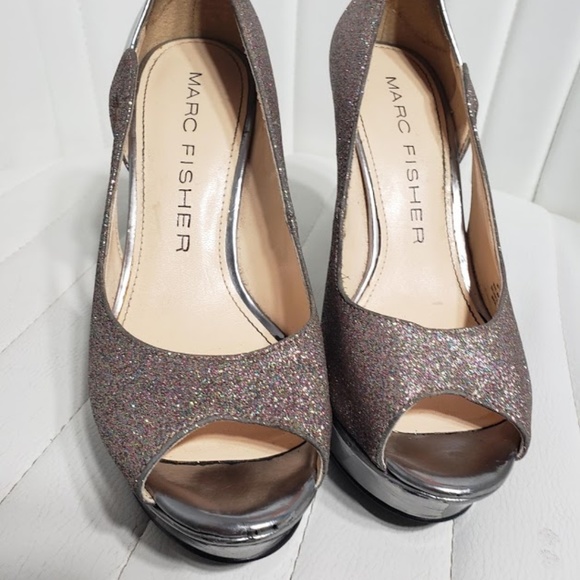 Marc Fisher 'Tumble Silver Glitter Platform 5M - Picture 2 of 7